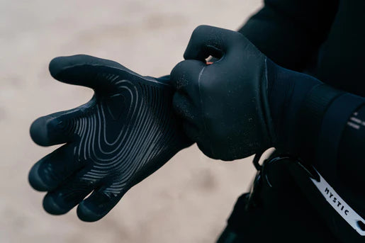 Mystic Supreme Glove 2023