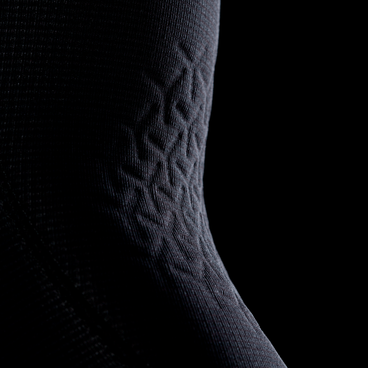 Knee Hollow Embossing